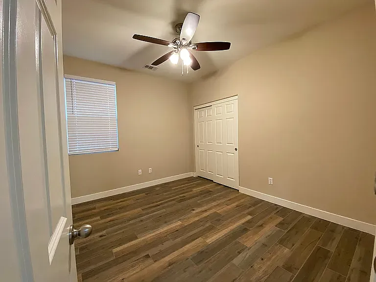 46815 Peach Tree St — Photo 12