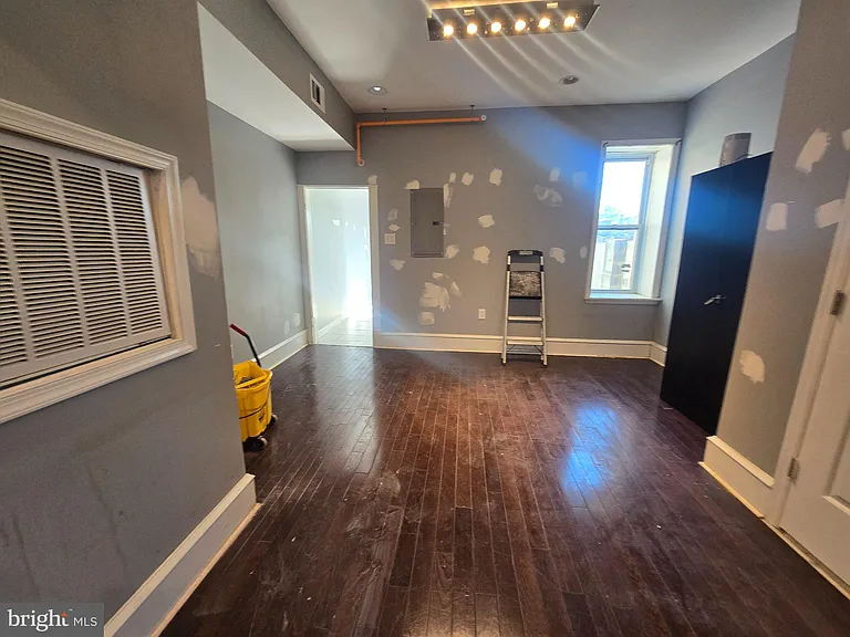 2801 W Allegheny Ave — Photo 19