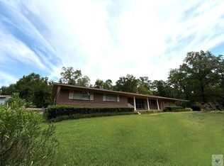 37 Leggett Dr, Texarkana, TX 75503