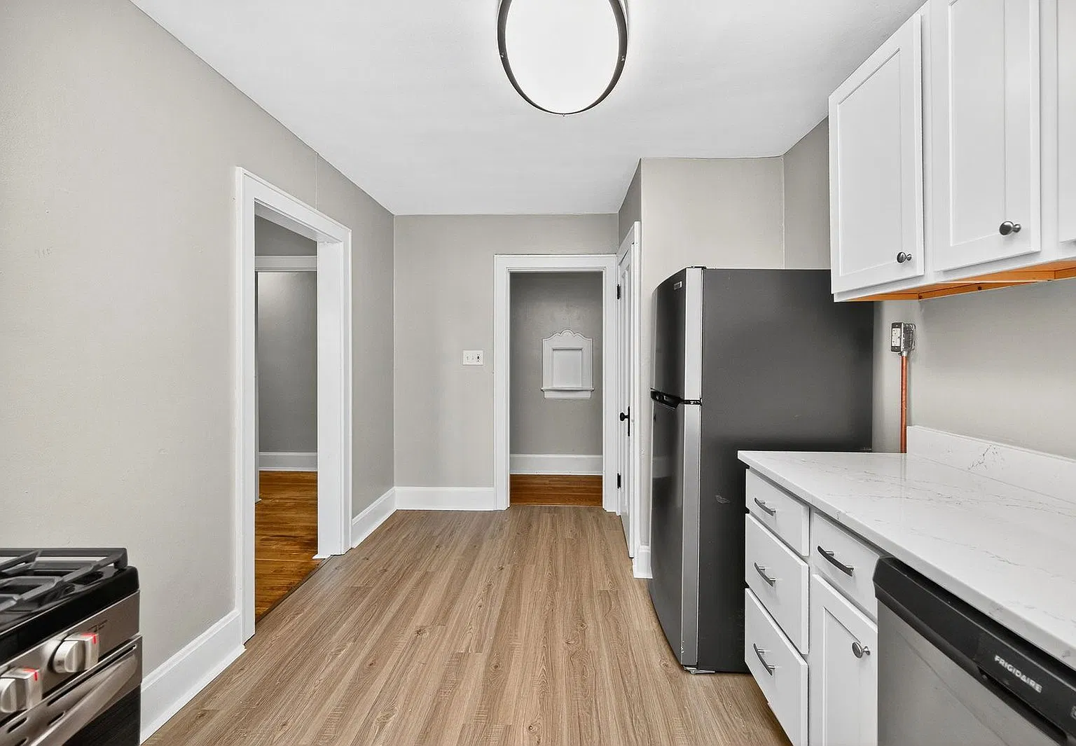 2 bed, 1.0 bath, 800 sqft, $1,240 — Photo 4