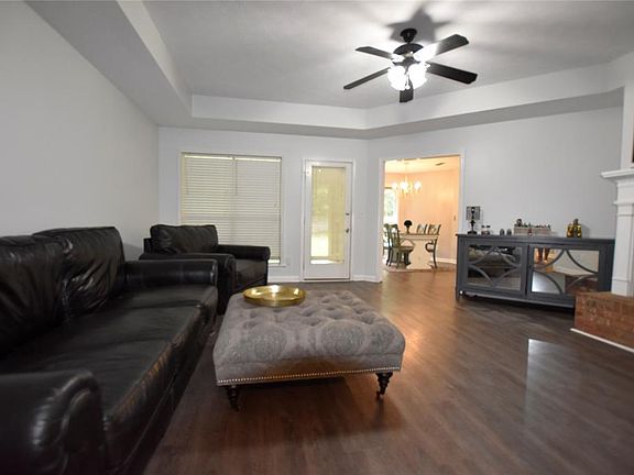 3rd image of 449 Saddlewood Dr