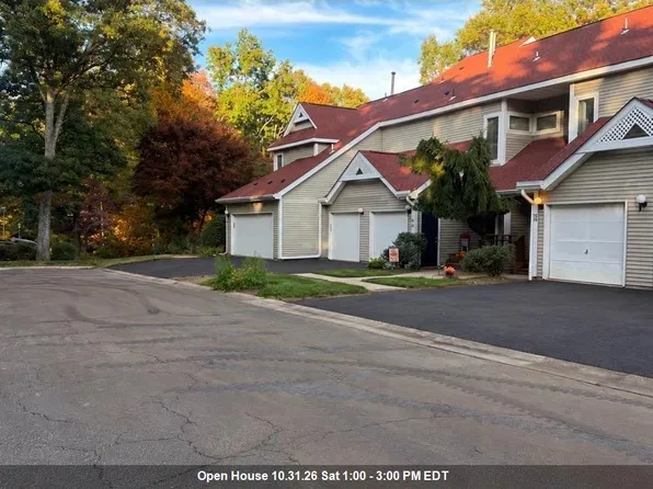 78 Red Oak Ter, Oak Ridge, NJ 07438