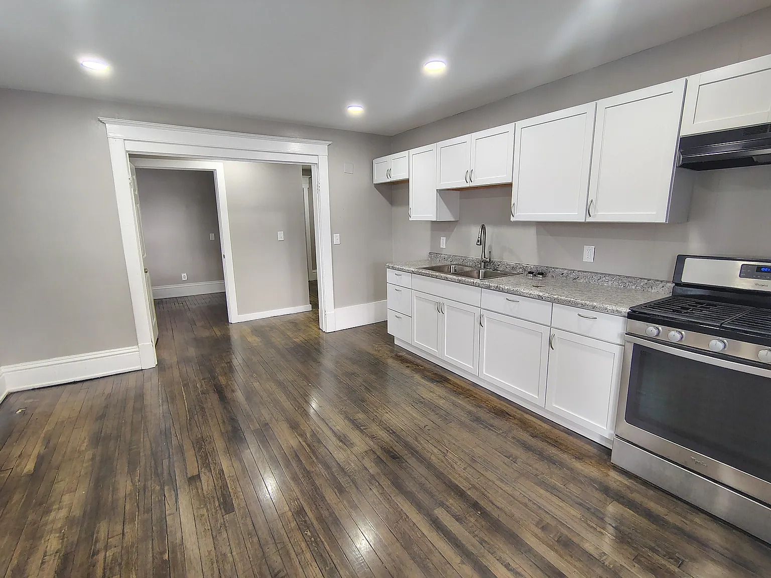 2 bed, 800 sqft, $1,200 — Photo 1