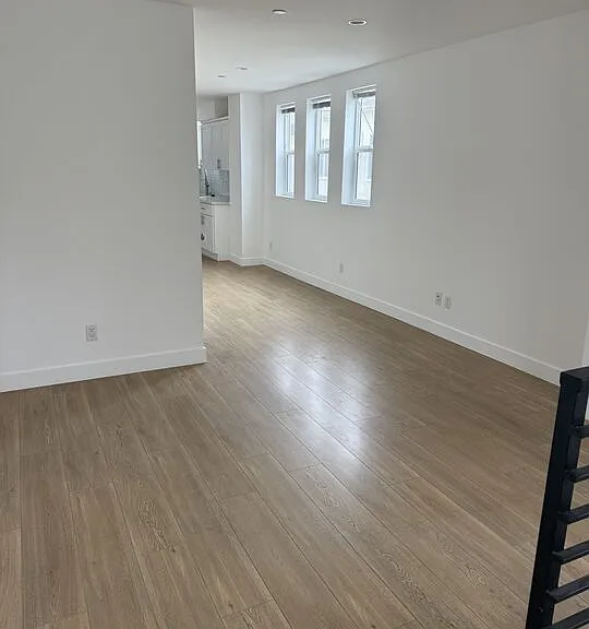 227 N Park View St #1/2 — Photo 12