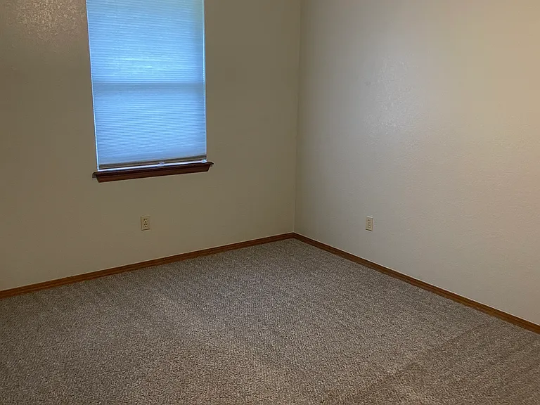 110 N Baumann Ave — Photo 14