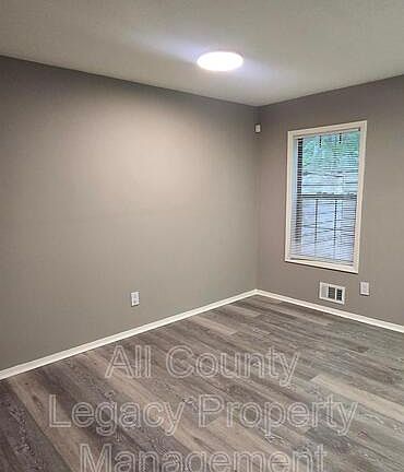 5th image of 3076 Destin Cir