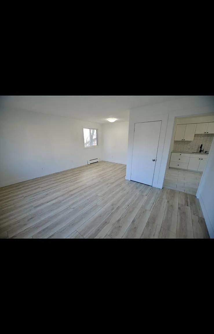 3 bed, $1,650 — Photo 3
