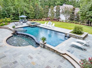 6545 Haddington Ln, Suwanee, GA 30024