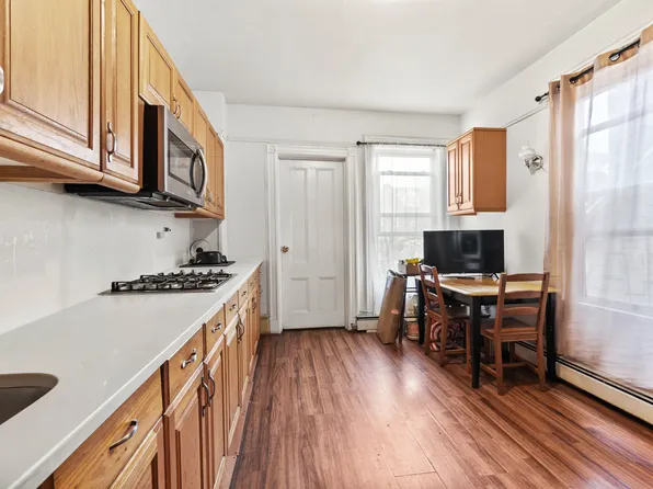 350 East 193rd Street image 10 of 17