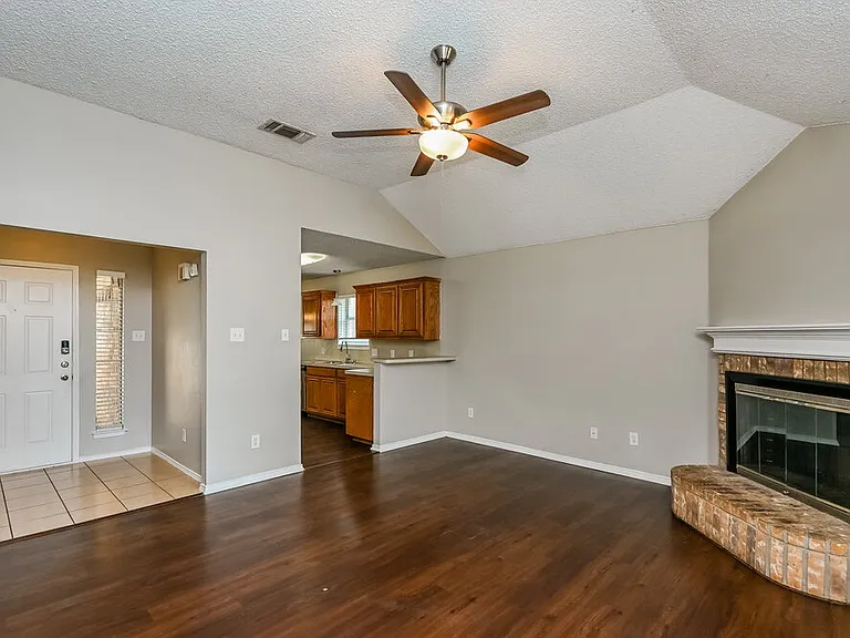 4553 Wheatland Dr — Photo 3