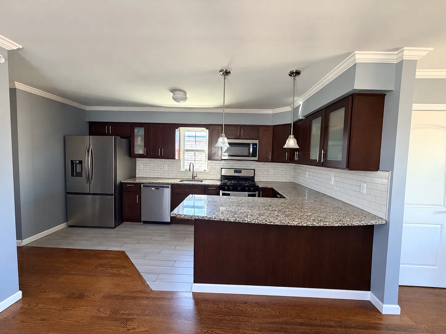3 bed, $2,900 — Photo 3