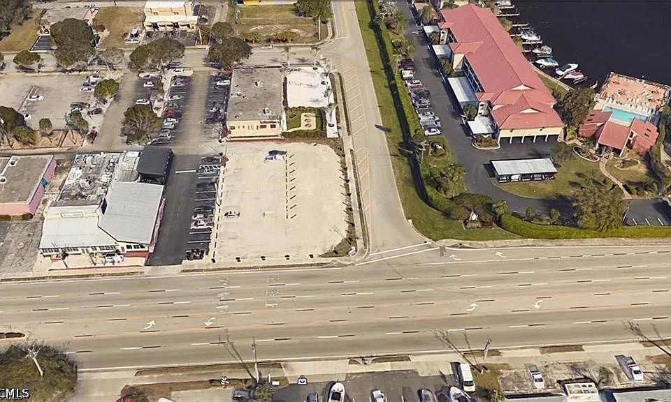 1st image of 1725-1727 E Cape Coral Pkwy #1729