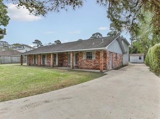 619 Pine Cir, Seabrook, TX 77586