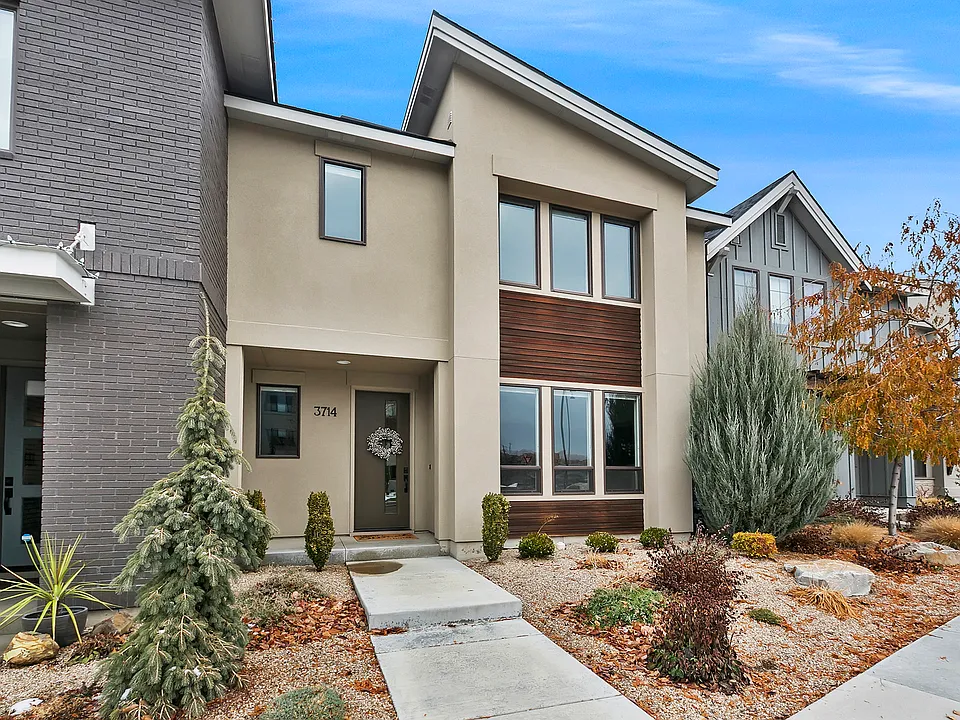 3714 E Parkcenter Blvd
