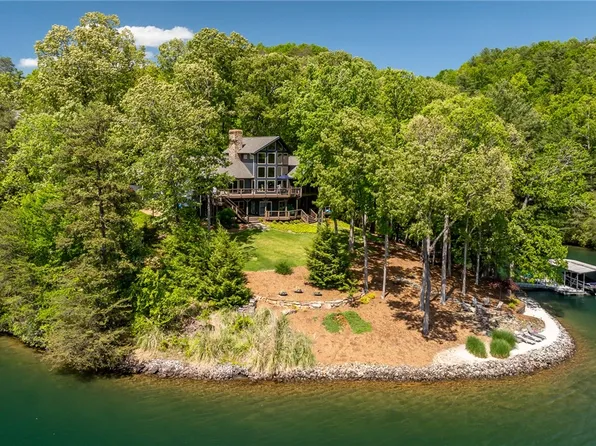 305 Buttercup Way, Sunset, SC 29685