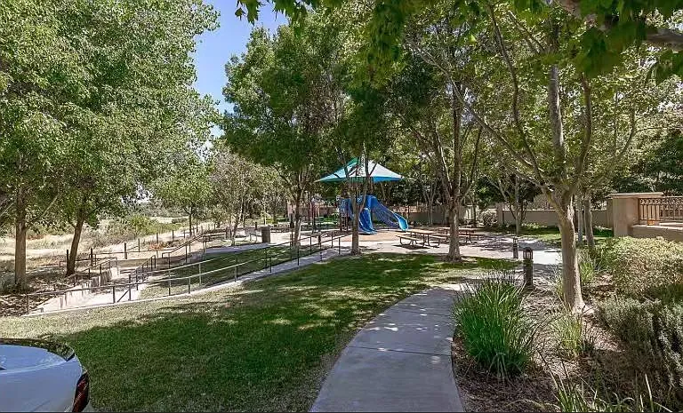 233 S Yucatan Pl — Photo 27