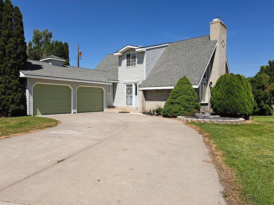 New green paint on garage doors,!