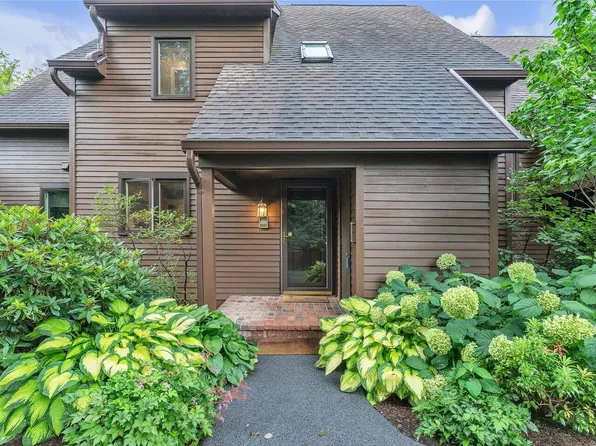 380 Acorn Lane, Shelburne, VT 05482