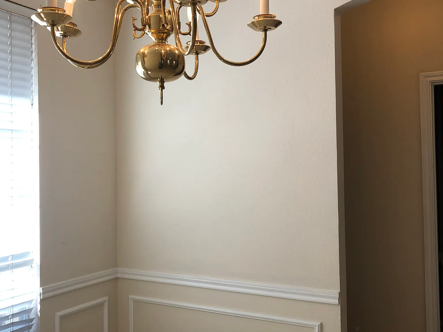 945 Winterstone Dr — Photo 2