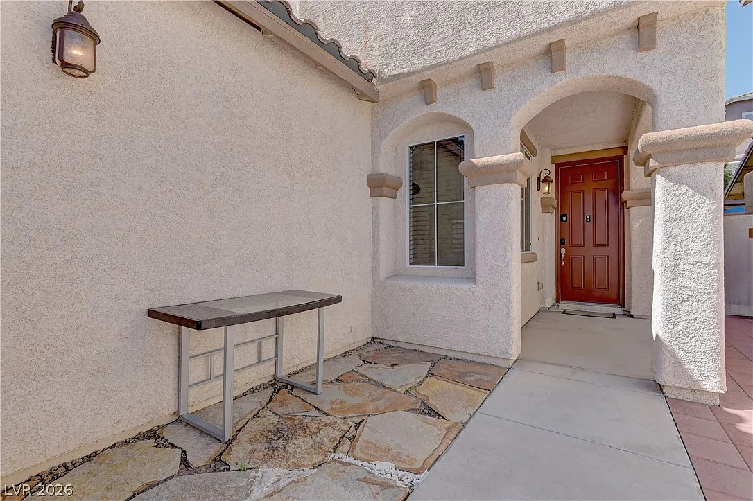 4 bed, 4.0 bath, 2356 sqft, $2,650 — Photo 2