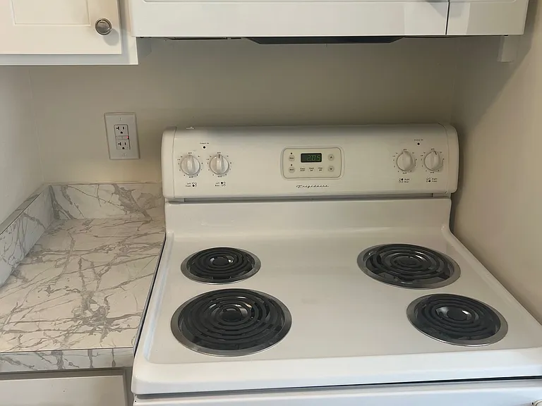 12 N Main St #3 — Photo 8