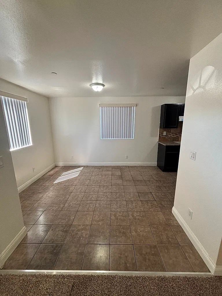 5 bed, 1702 sqft, $4,200 — Photo 4
