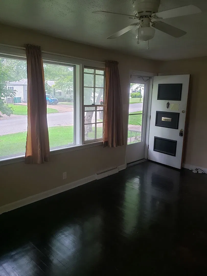 3 bedroom 1 bath home in Bellefontaine Neighbors — Photo 2
