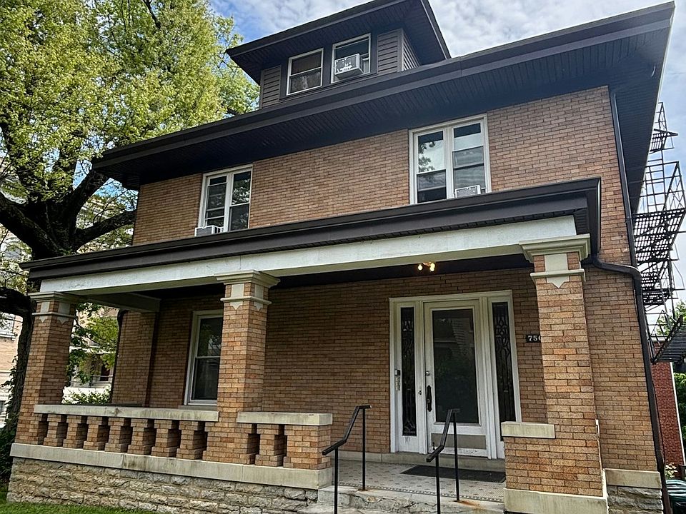 750 Hawthorne 4-unit entrance