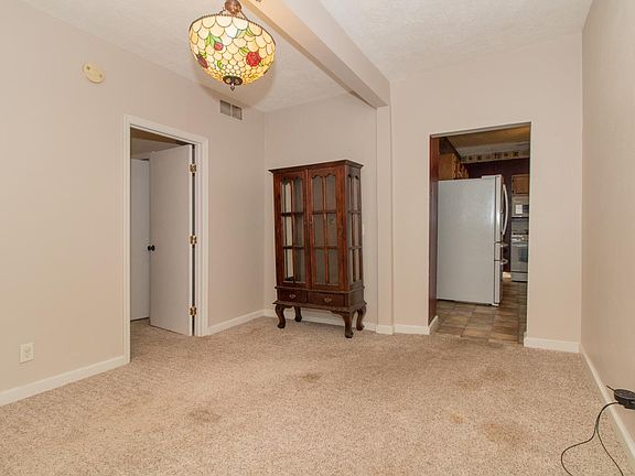4th image of 708 E Market St