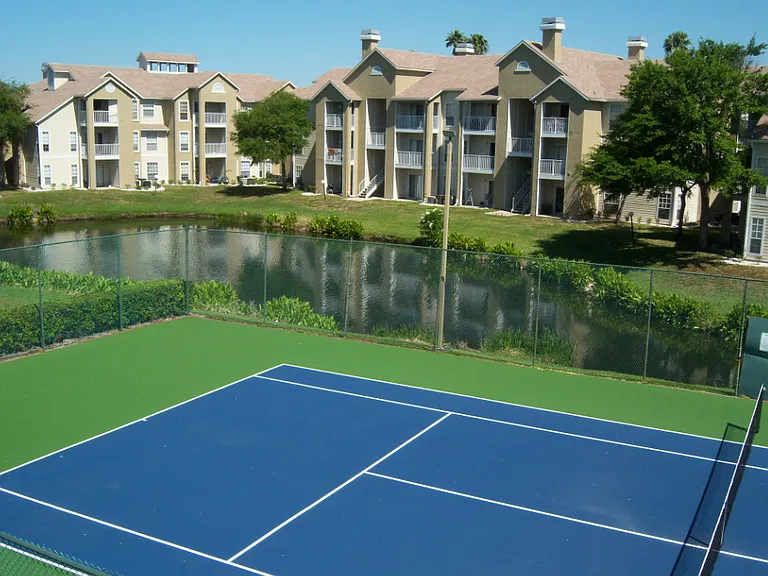 Lighthouse Bay Apartment Homes — Photo 14