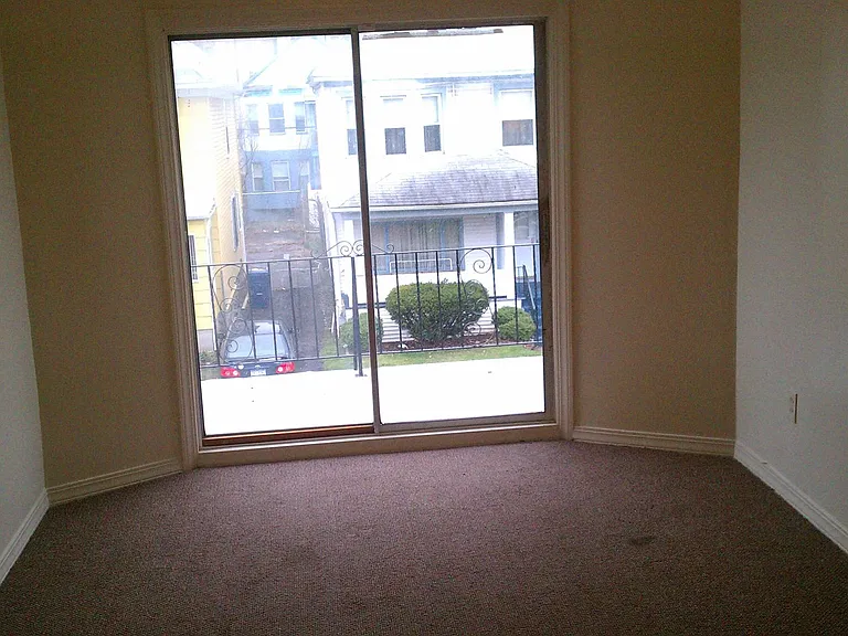 52 Glendale Pl — Photo 12