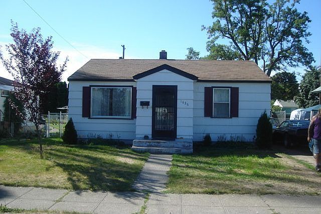 1st image of 1636 E Queen Ave