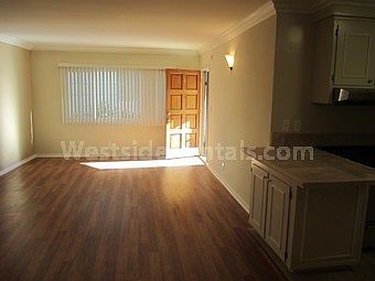 2nd image of 1326 S Carmelina Ave APT 4