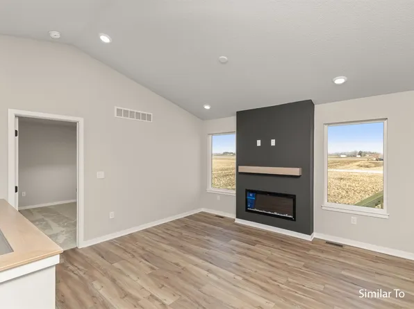 4403 NE 7th St, Ankeny, IA 50021