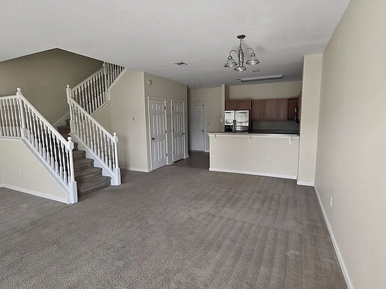 403 Valdez Ct — Photo 3