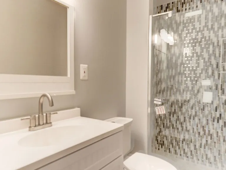 1316 Adams St NE #1 — Photo 13