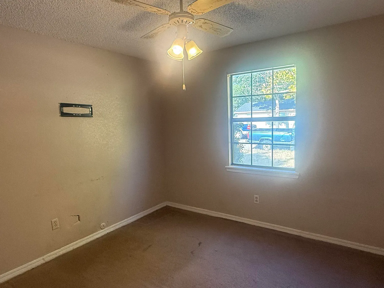 2 bed, 1.0 bath, 732 sqft, $1,300 — Photo 4