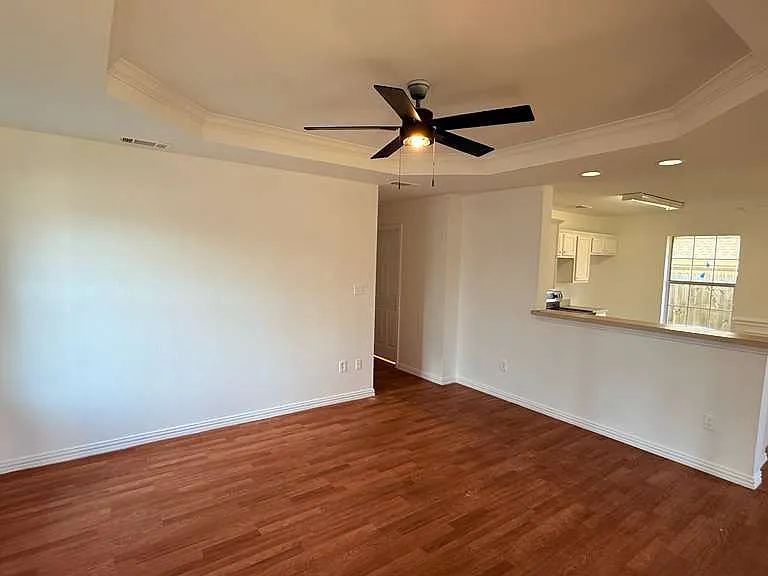 1511 Doyle Ave — Photo 4