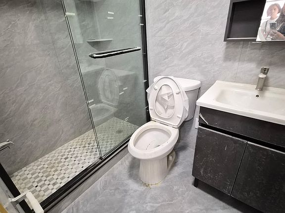 5th image of 1152 64th St APT 1