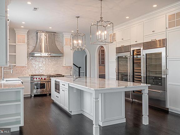 7th image of this home