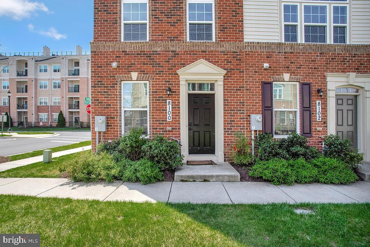 4 bed, 3.5 bath, 1280 sqft, $3,400 — Photo 4