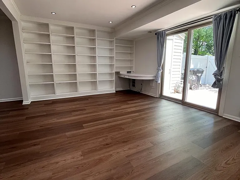 5633 Independence Cir — Photo 12