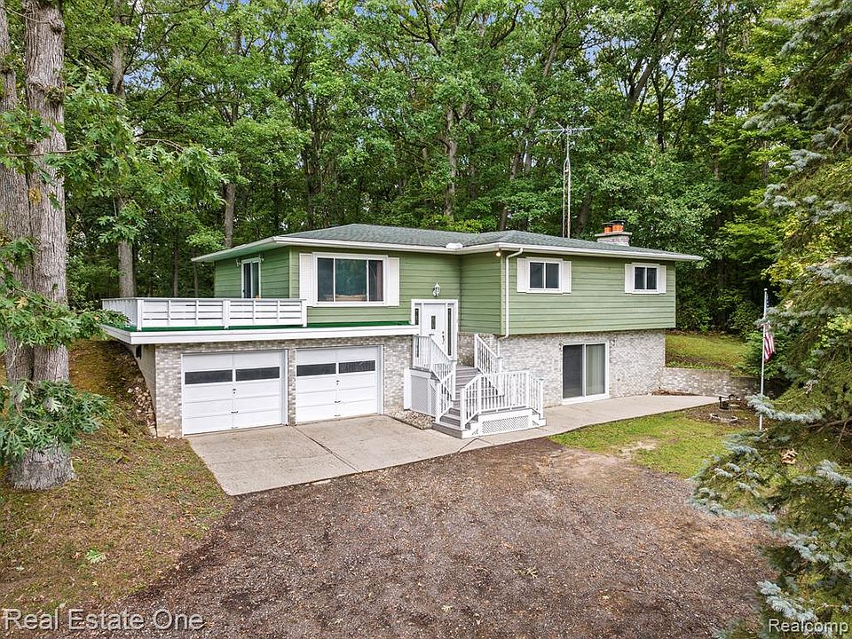 3690 W Coon Lake Rd, Howell, MI 48843 Zillow