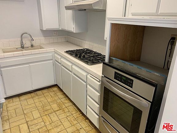 2nd image of 1021 Hill St APT 5