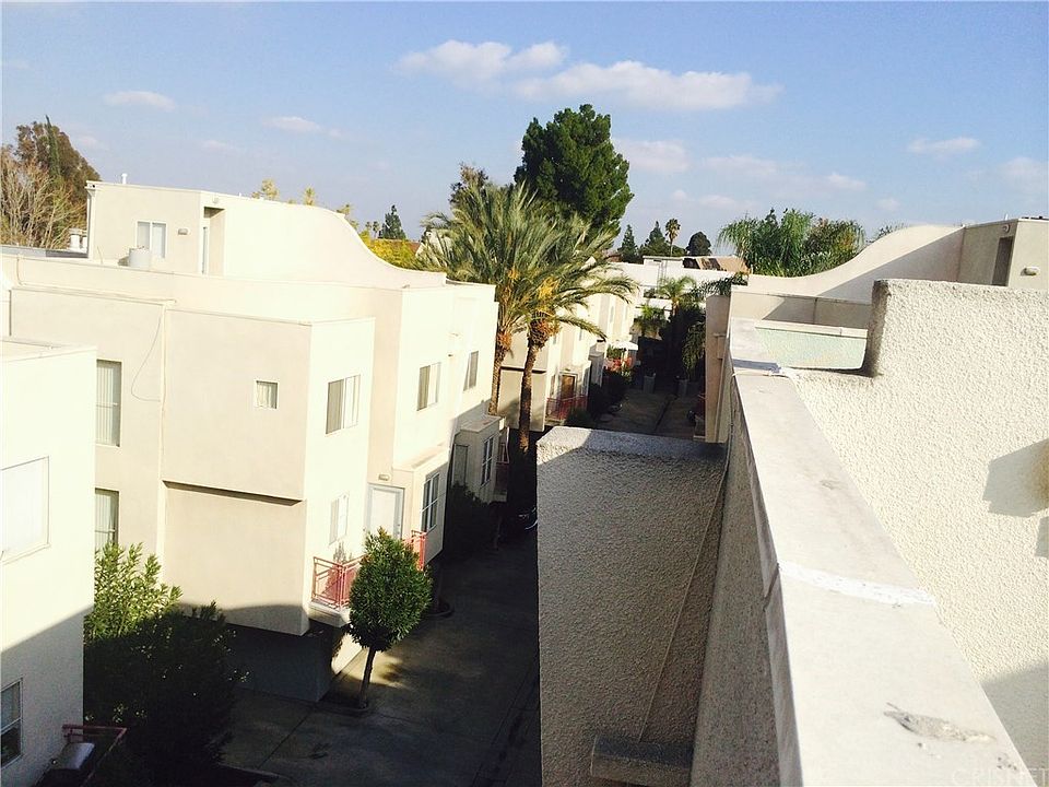 1st image of 18215 Burbank Blvd Unit 8