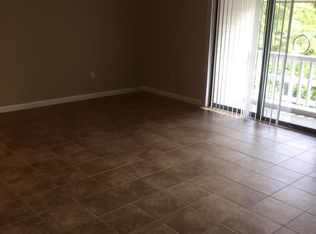 19 Danbury Rd APT 10, Ridgefield, CT 06877