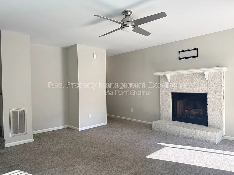 2922 Glenridge Dr #A — Photo 6