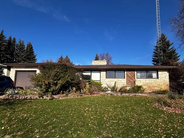 808 S 4th Ave W, Brooks, AB T1R 0B5