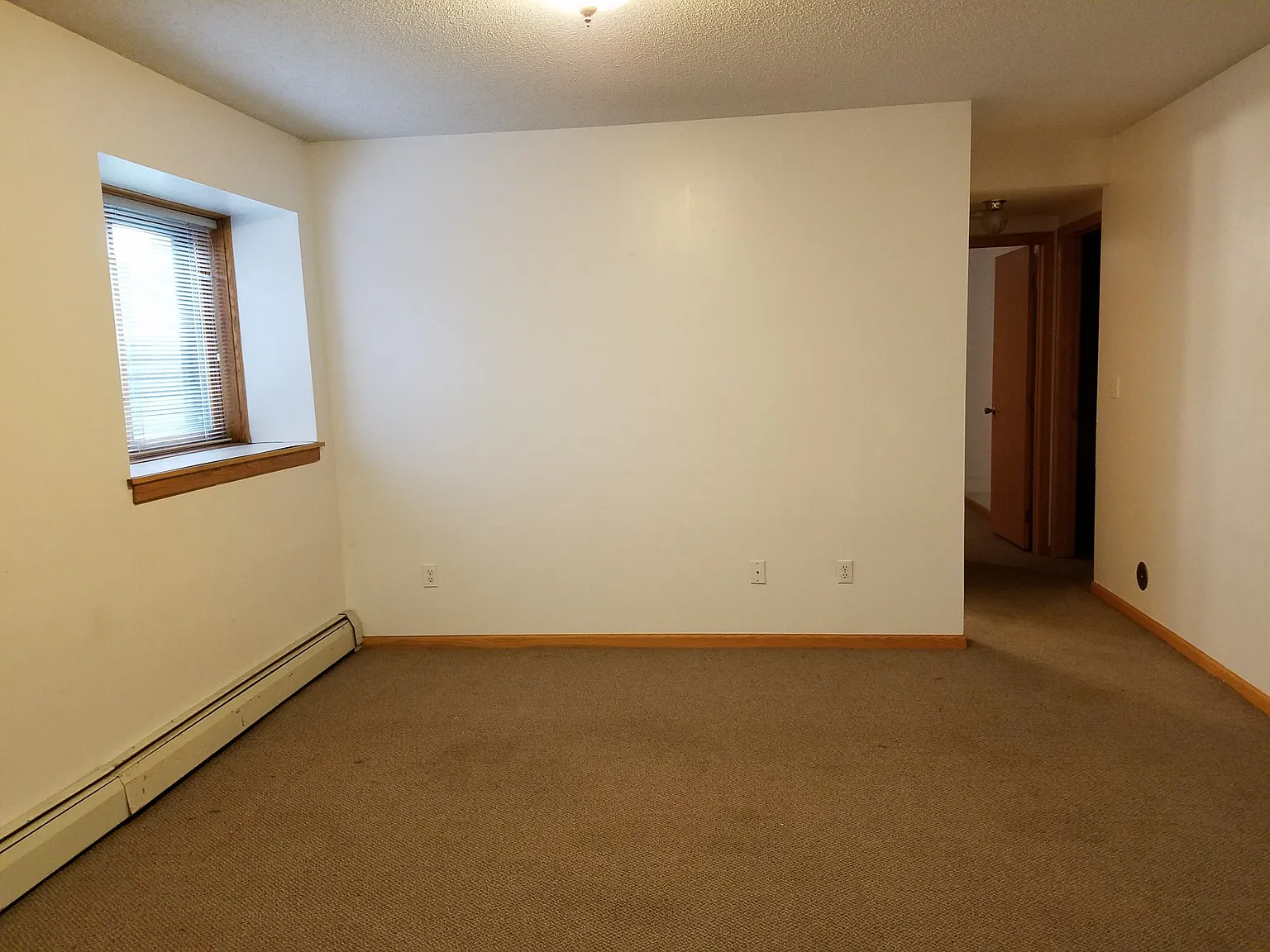 2 bed, $910 — Photo 3