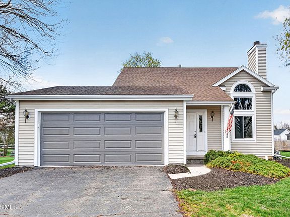 2nd image of 1538 Eaglecrest Rd